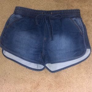 Jean comfy shorts looser fit! Size small